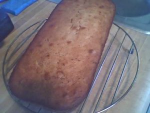 Homemade banana bread, a great way to use bananas that are a bit old. 
