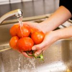 wash_tomatoes